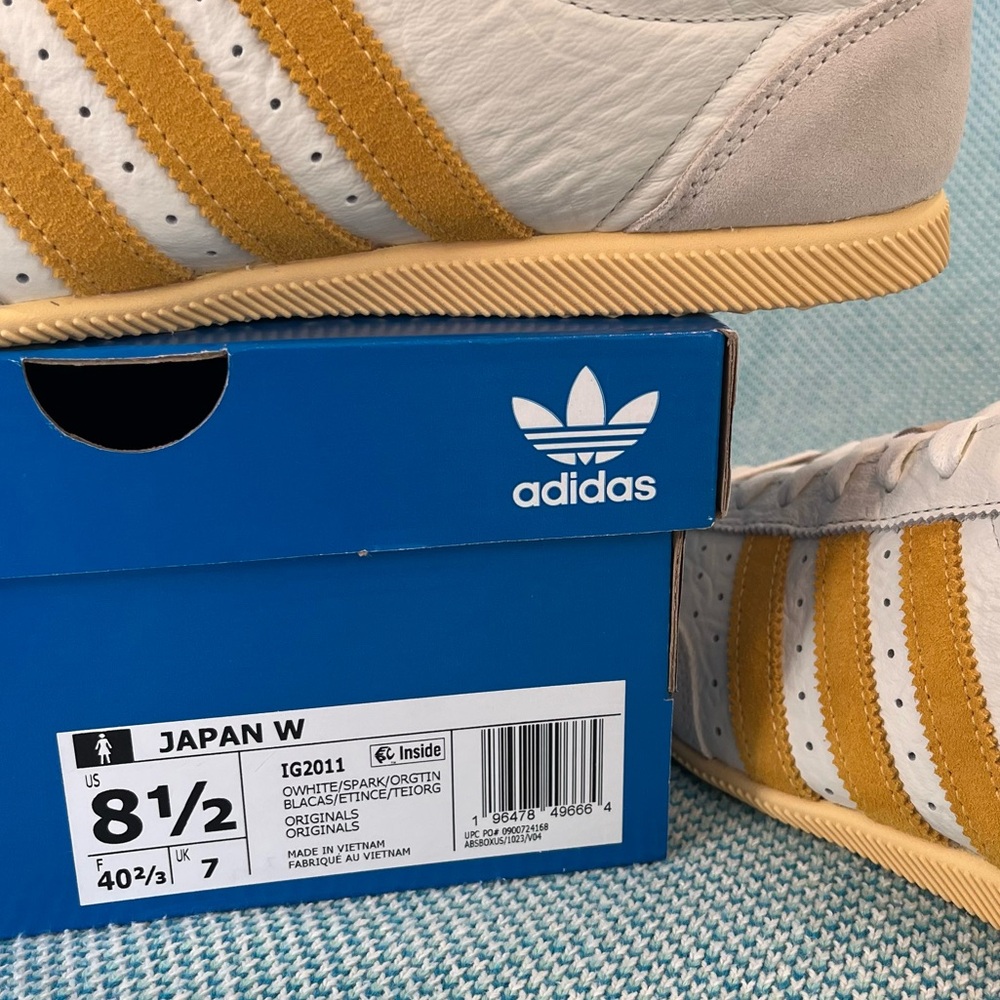 adidas Japan Sneakers White with Mustard Stripes - Picture 8 of 9